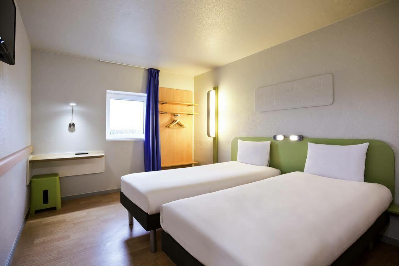 Ibis Budget Grigny Centre Exterior photo